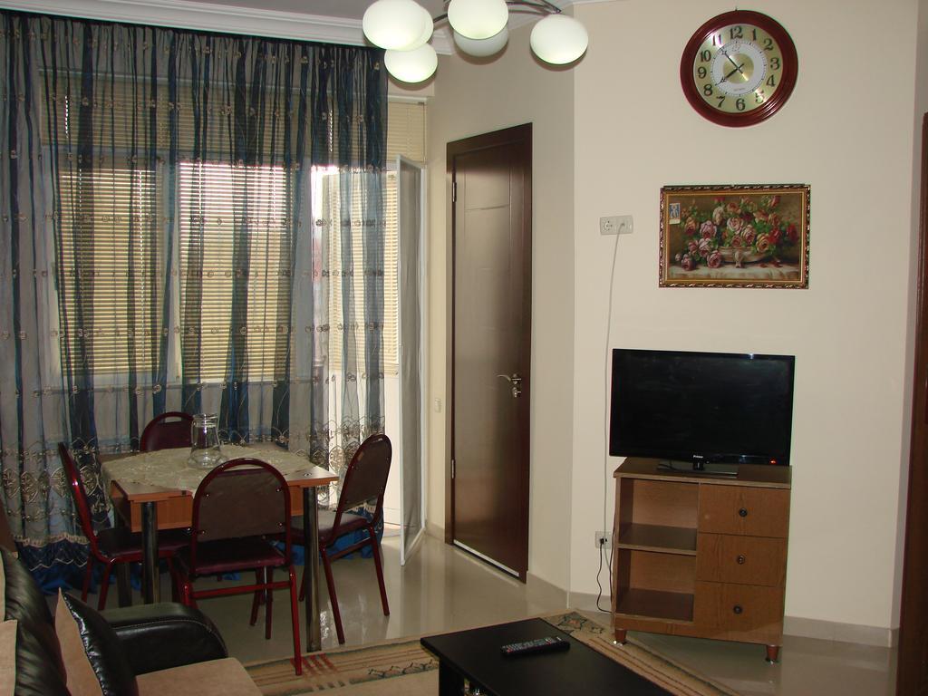 Gigi Apartments Batumi Exteriör bild